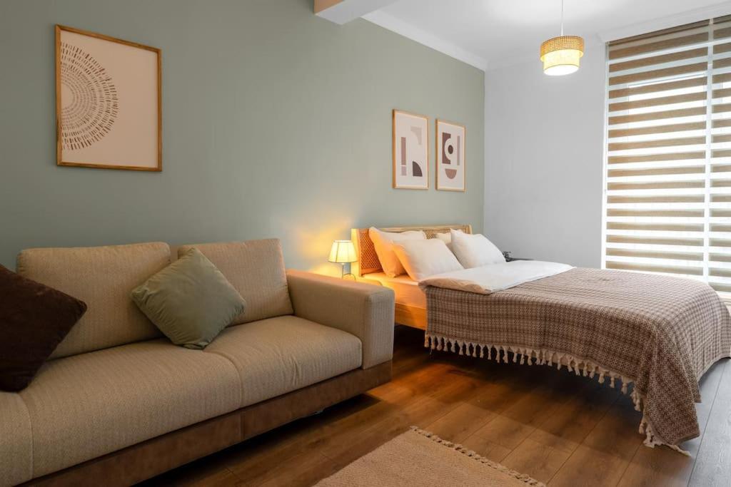 Luxury Scandinavian Design 2br Duplex Near Tomtom Appartement *